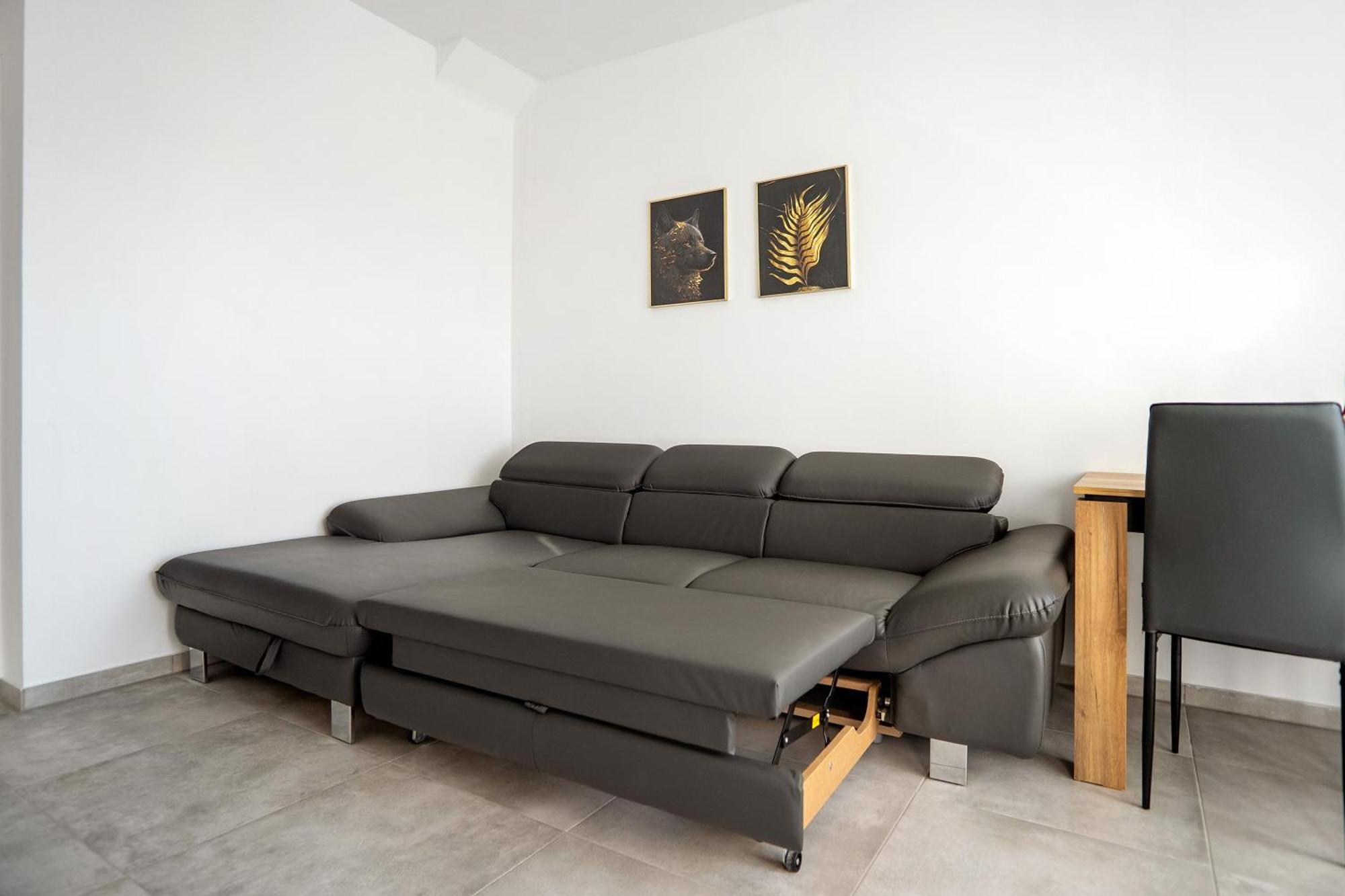 Neubau Ferienwohnung Mit Balkon โกรเนา ภายนอก รูปภาพ