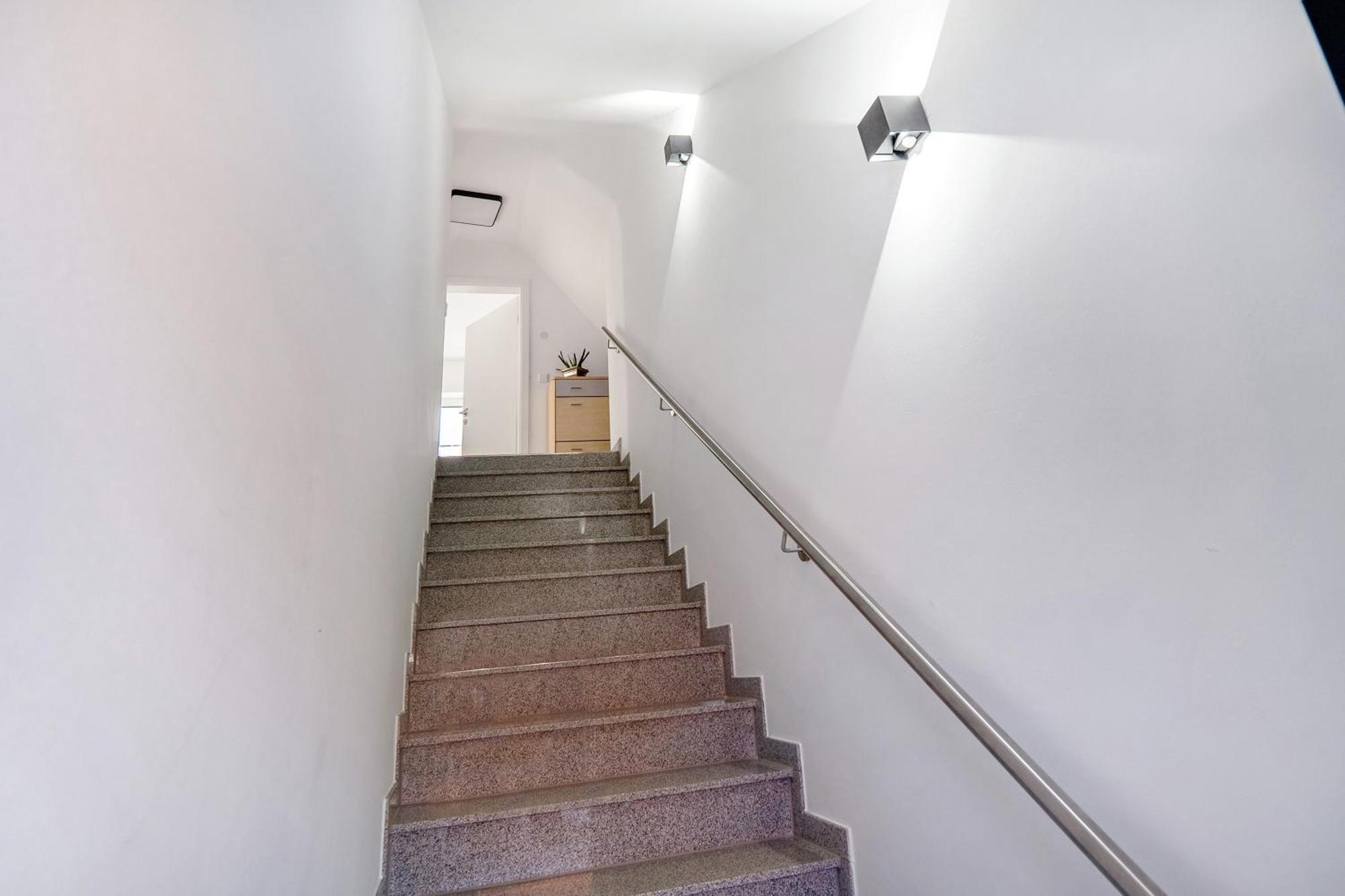 Neubau Ferienwohnung Mit Balkon โกรเนา ภายนอก รูปภาพ
