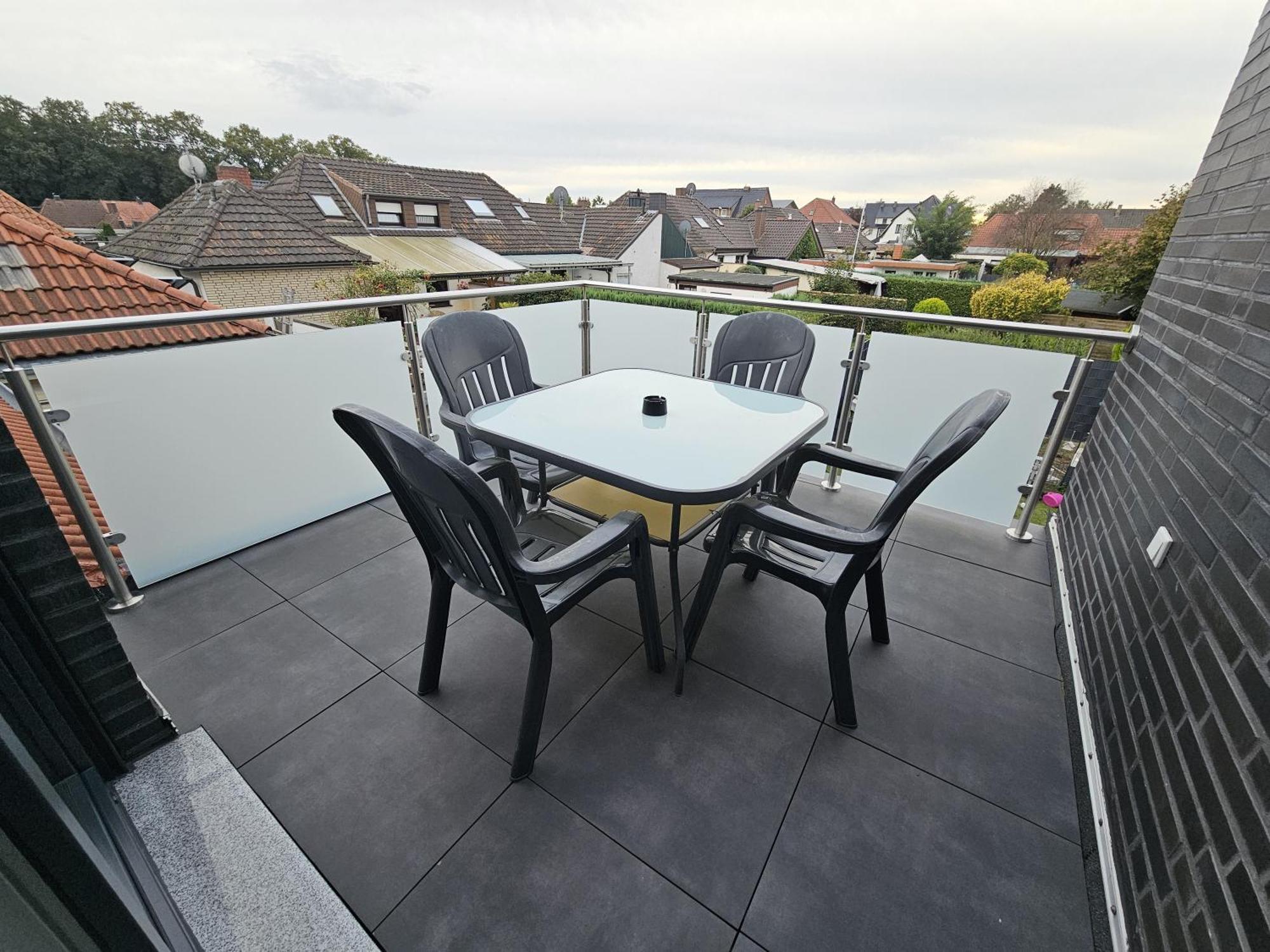Neubau Ferienwohnung Mit Balkon โกรเนา ภายนอก รูปภาพ