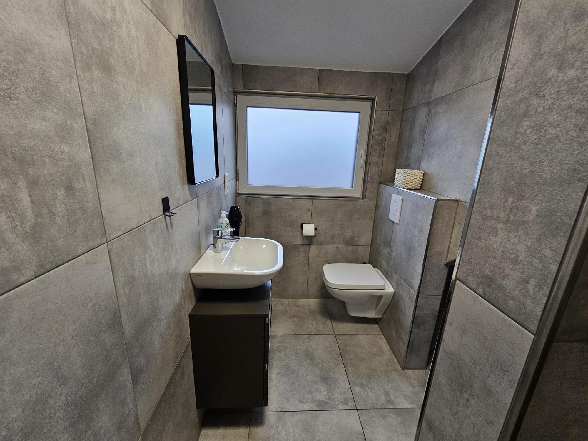 Neubau Ferienwohnung Mit Balkon โกรเนา ภายนอก รูปภาพ
